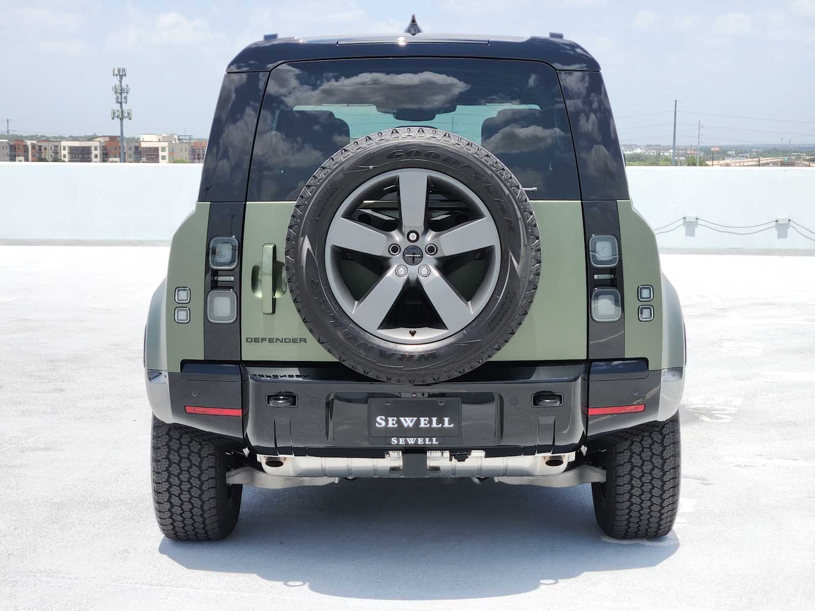 New 2026 Woolstone Green LAND ROVER X-Dynamic SE image 6