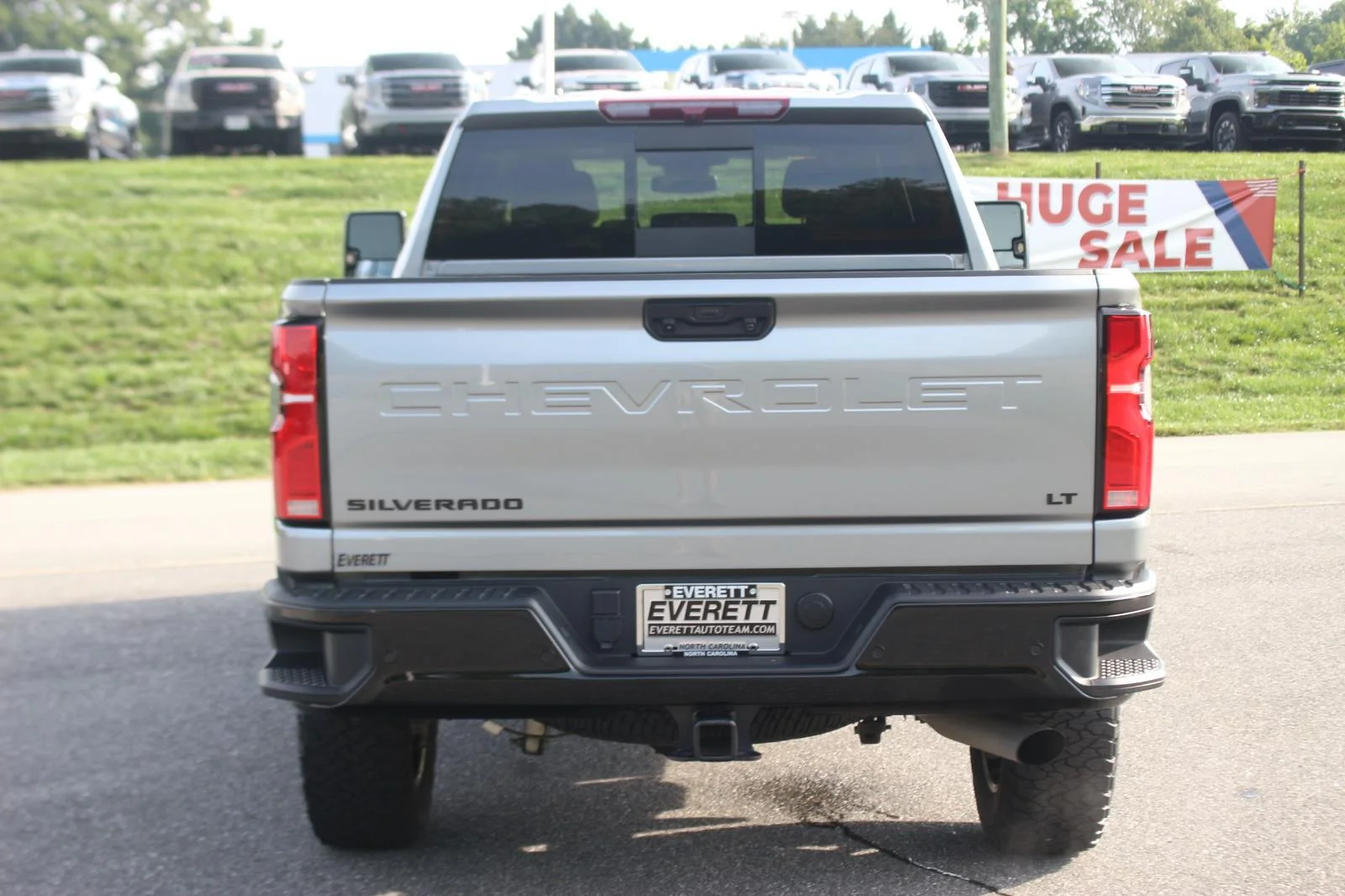 Used 2025 Sterling Gray Metallic Chevrolet LT image 6