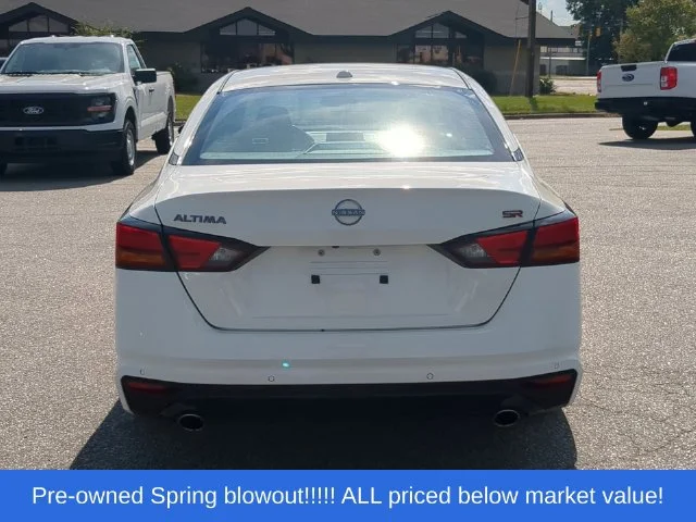 Used 2024 White Nissan 2.5 SR image 12