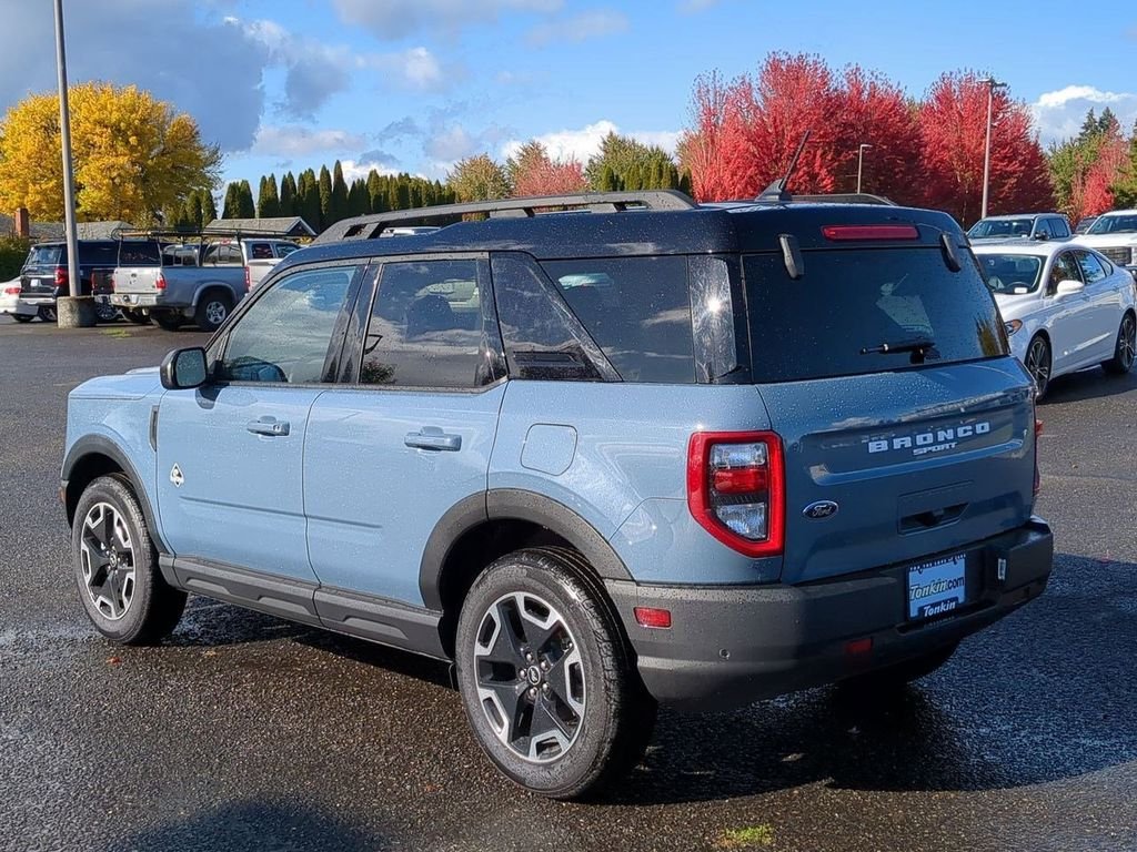 Used 2024 Azure Gray Metallic Tri-Coat Ford Outer Banks image 3