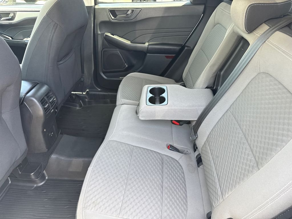 Used 2022 White Ford SE image 16