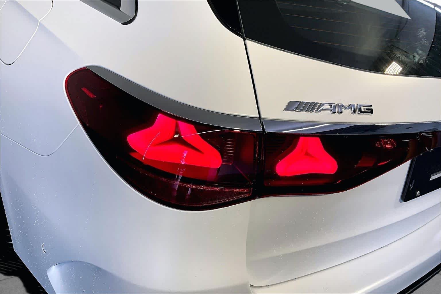 New 2026 MANUFAKTUR Moonlight White Magno Mercedes-Benz AMG® E 53 E image 5