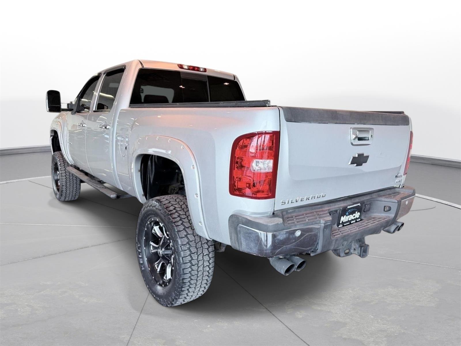 Used 2014 Silver Ice Metallic Chevrolet LTZ image 5
