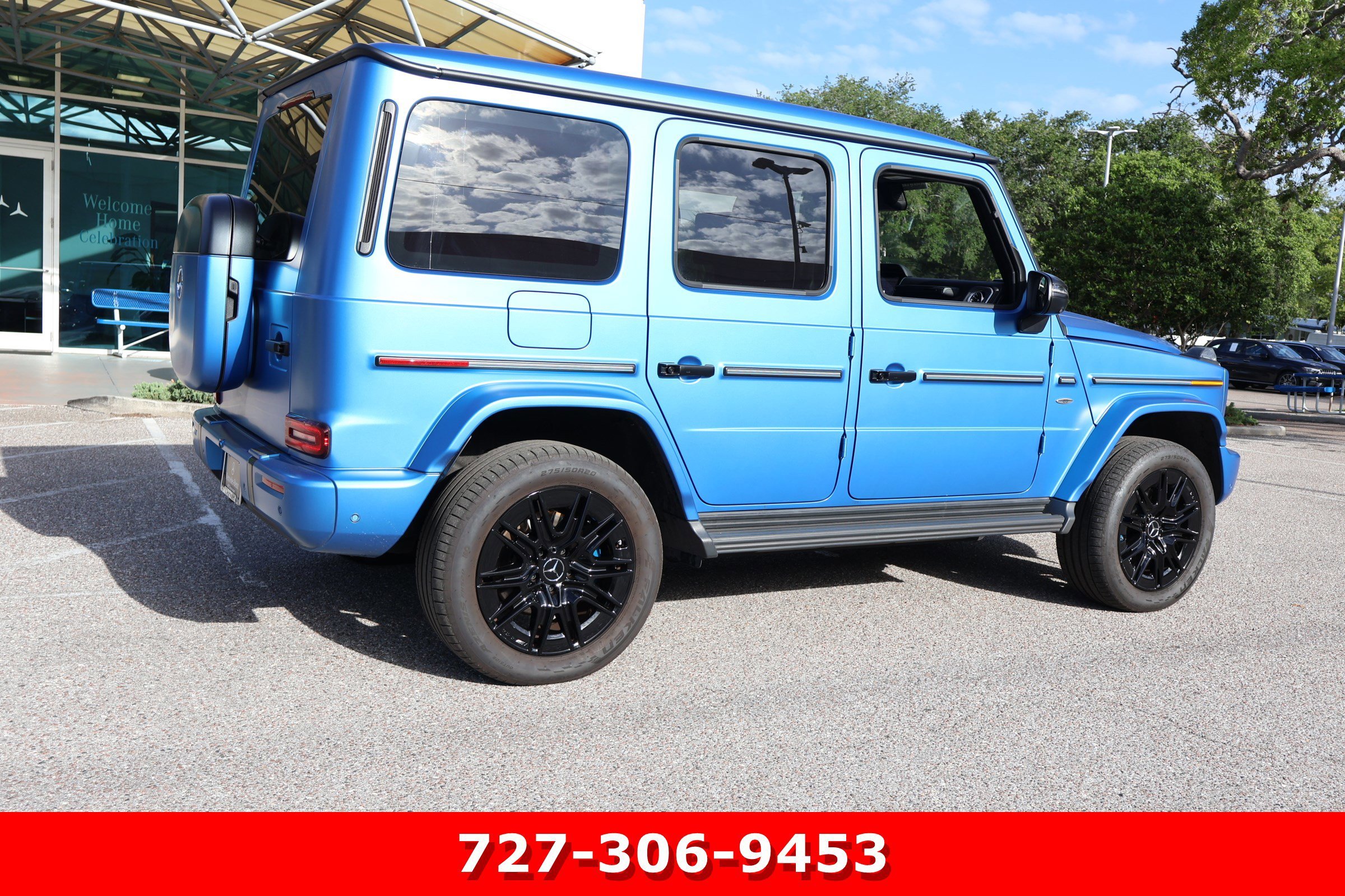 Certified Used 2025 MANUFAKTUR South Sea Blue Magno Mercedes-Benz G 580e image 10