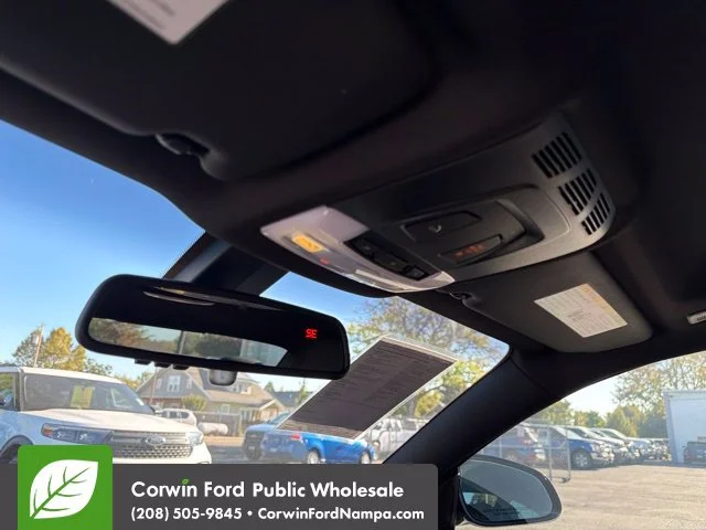 Used 2015 White BMW Base image 20