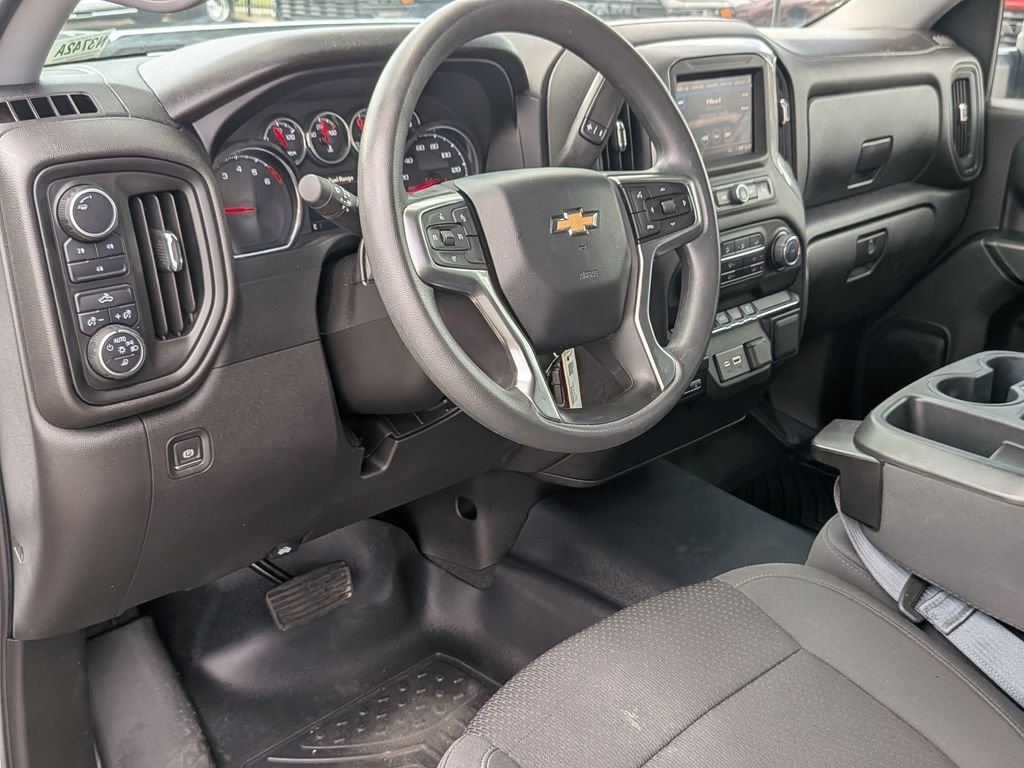 Used 2022 White Chevrolet Custom image 29