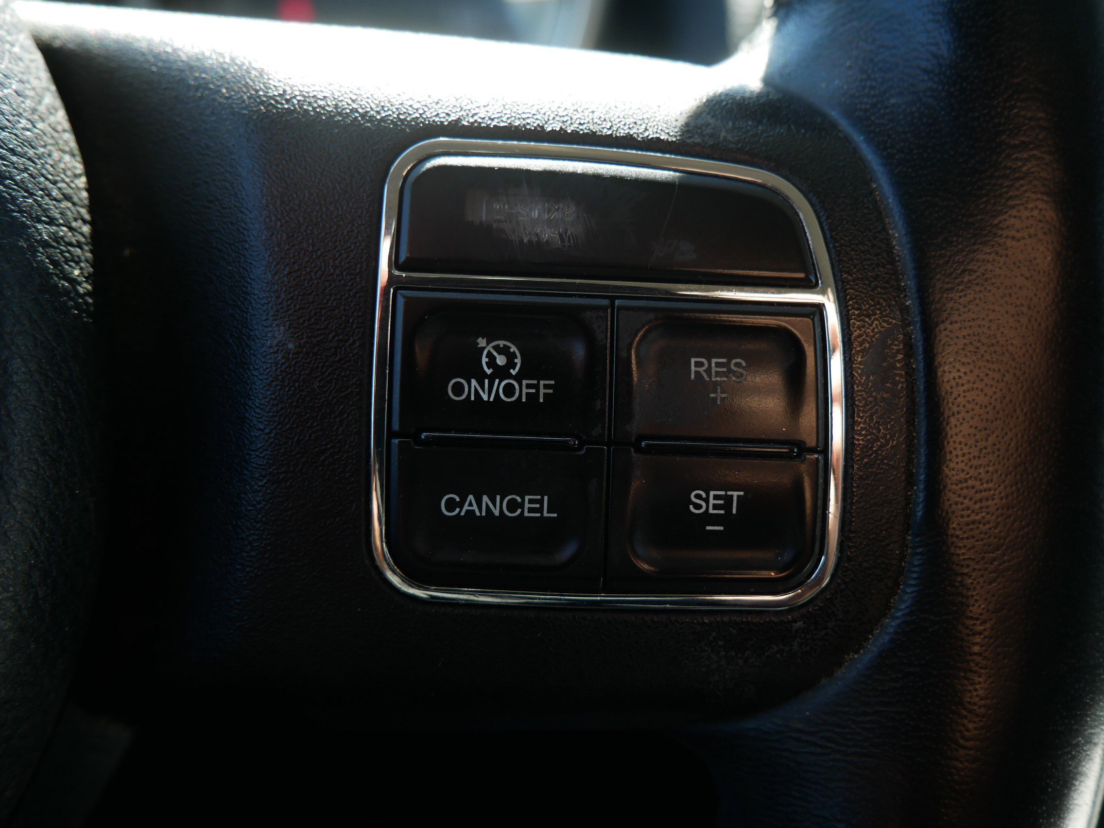 2011 Jeep Grand Cherokee Laredo - Photo 25