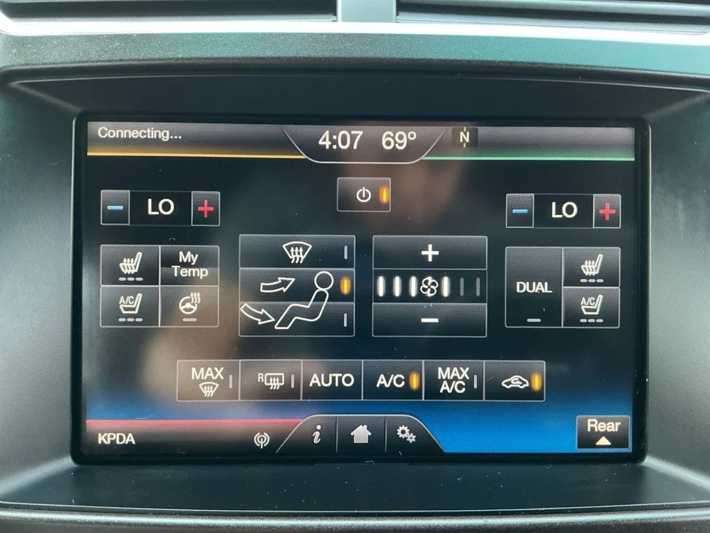 Used 2016 Silver Ford Limited image 19