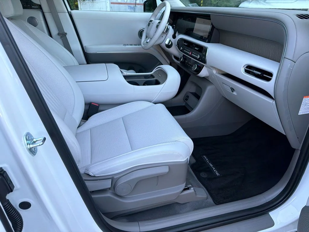 Used 2026 White Hyundai Blue SEL image 13