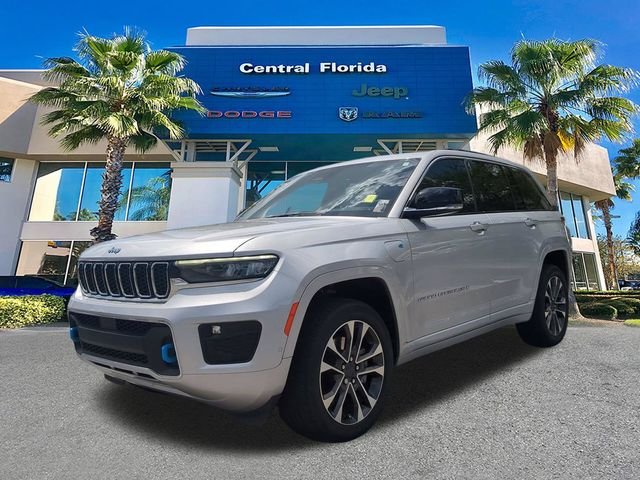 Certified Used 2024 Silver Jeep Overland 4xe image 9