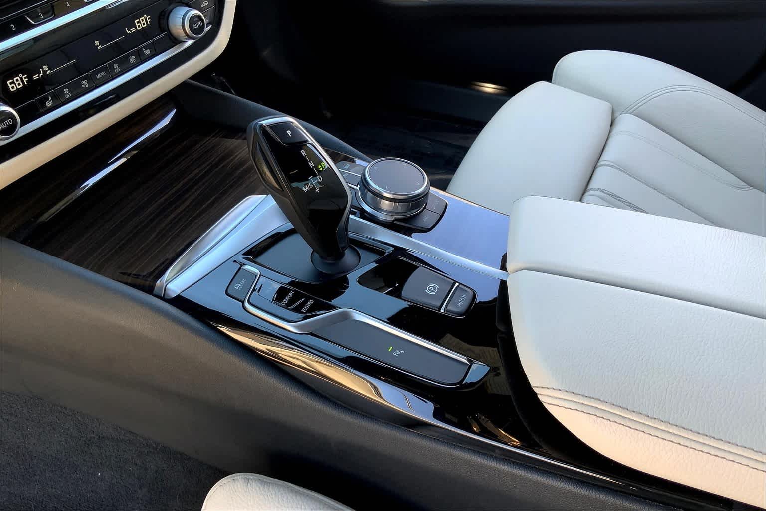 Used 2018 Glacier Silver Metallic BMW 530i image 16