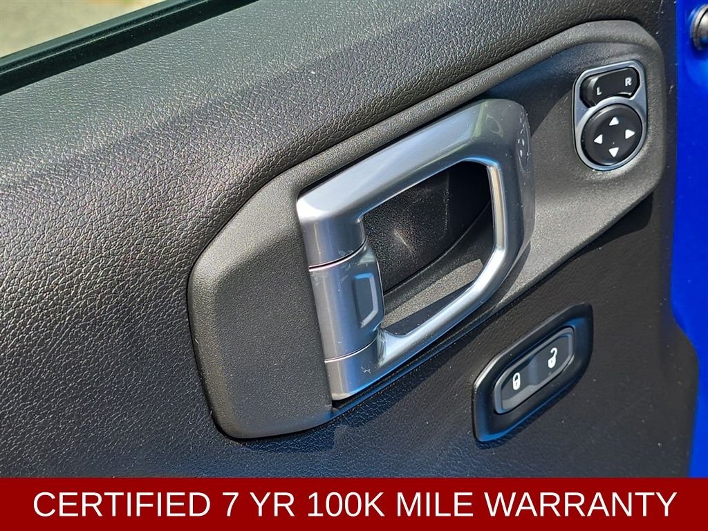 Used 2024 Blue Jeep Sport S image 19