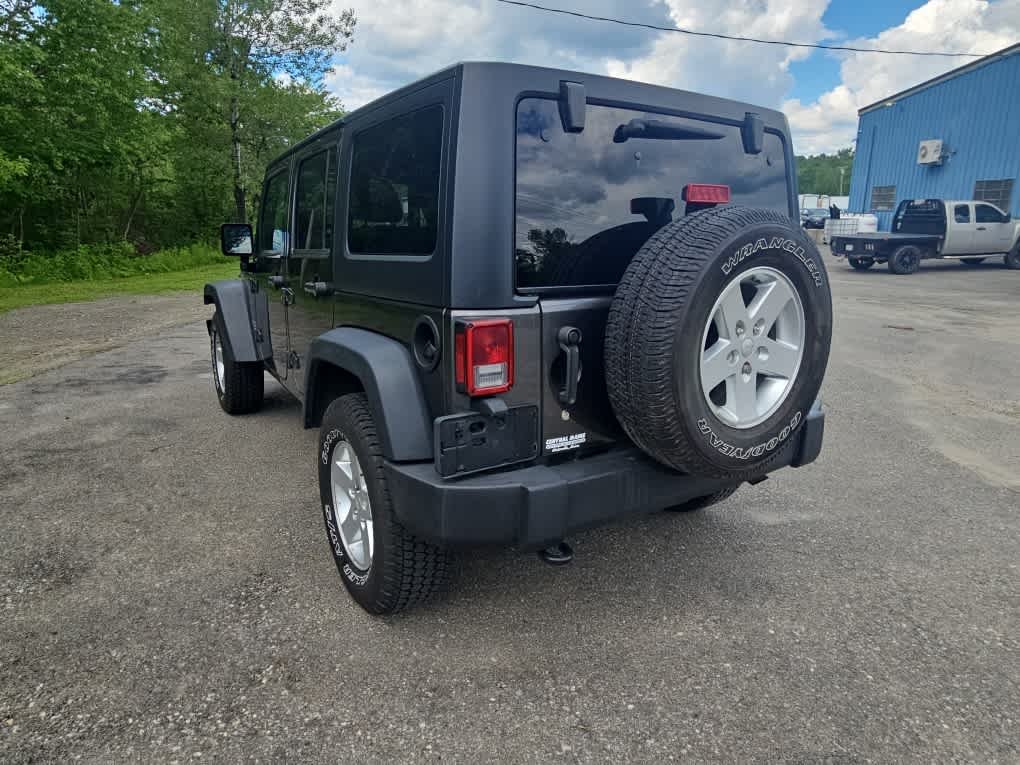 Used 2018 Granite Crystal Metallic Clearcoat Jeep Sport S image 4