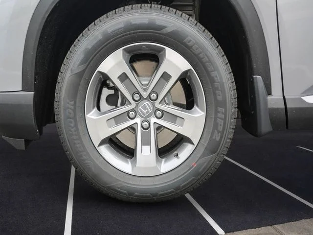 2025 Honda Pilot EX-L - Photo 8