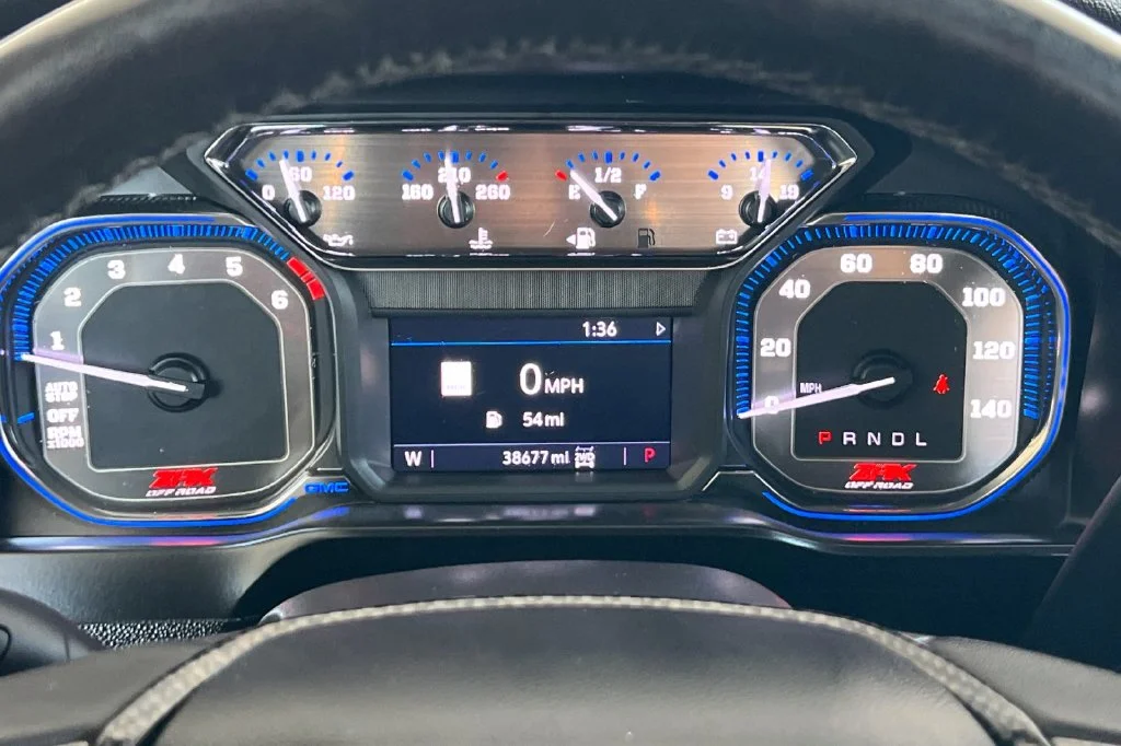 Used 2021 Gray GMC SLT image 28