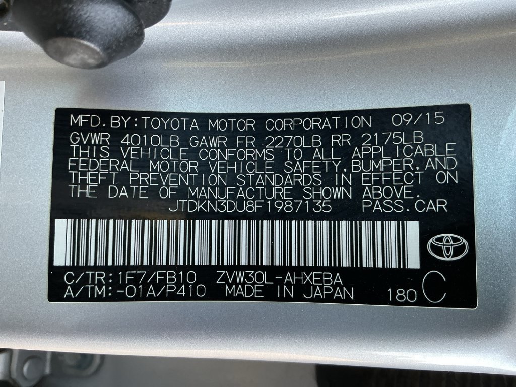 Used 2015 Silver Toyota Three image 30