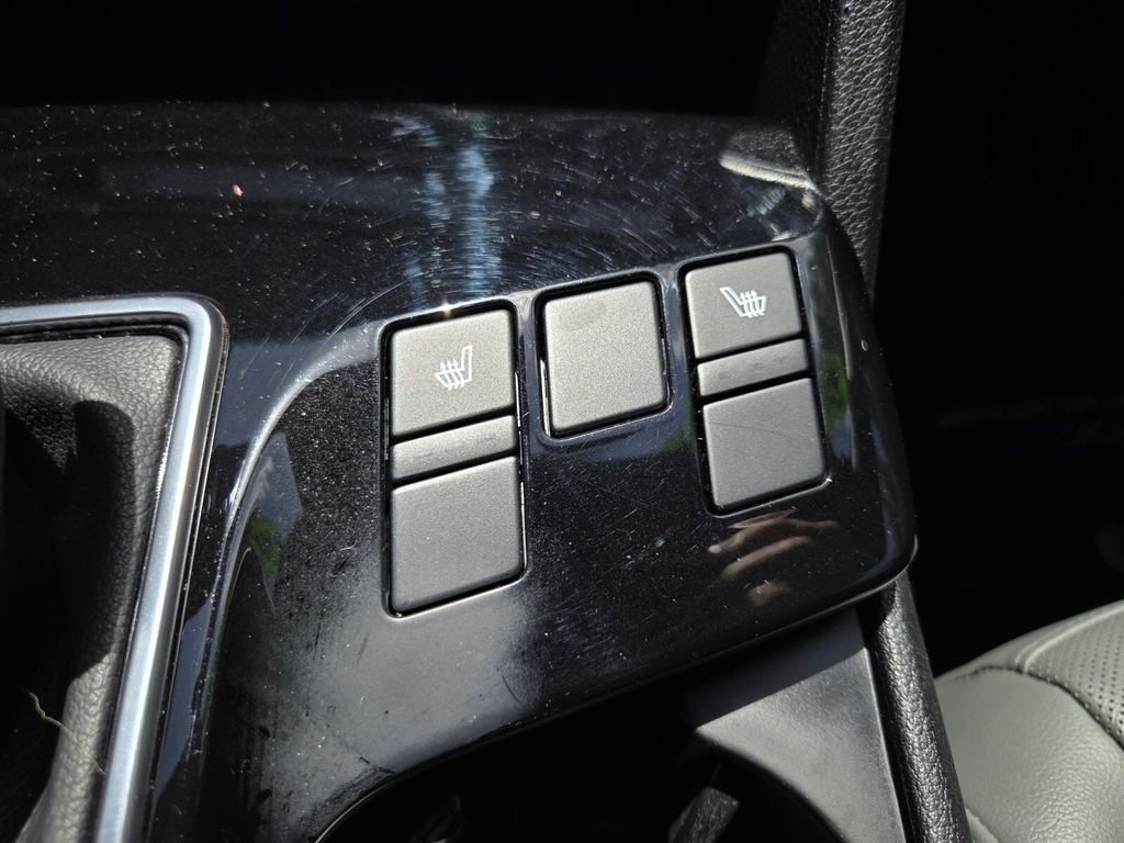 Used 2023 Black Kia X-Line image 29