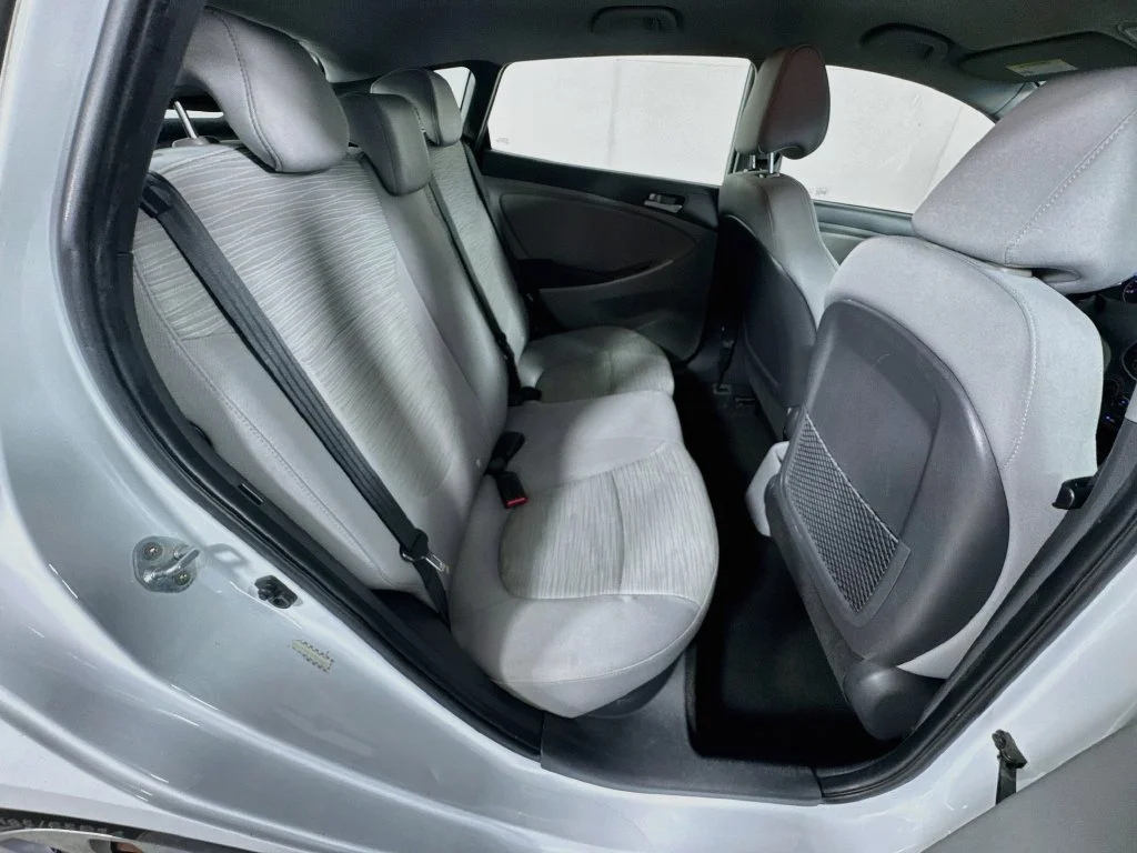 Used 2016 White Hyundai SE image 29