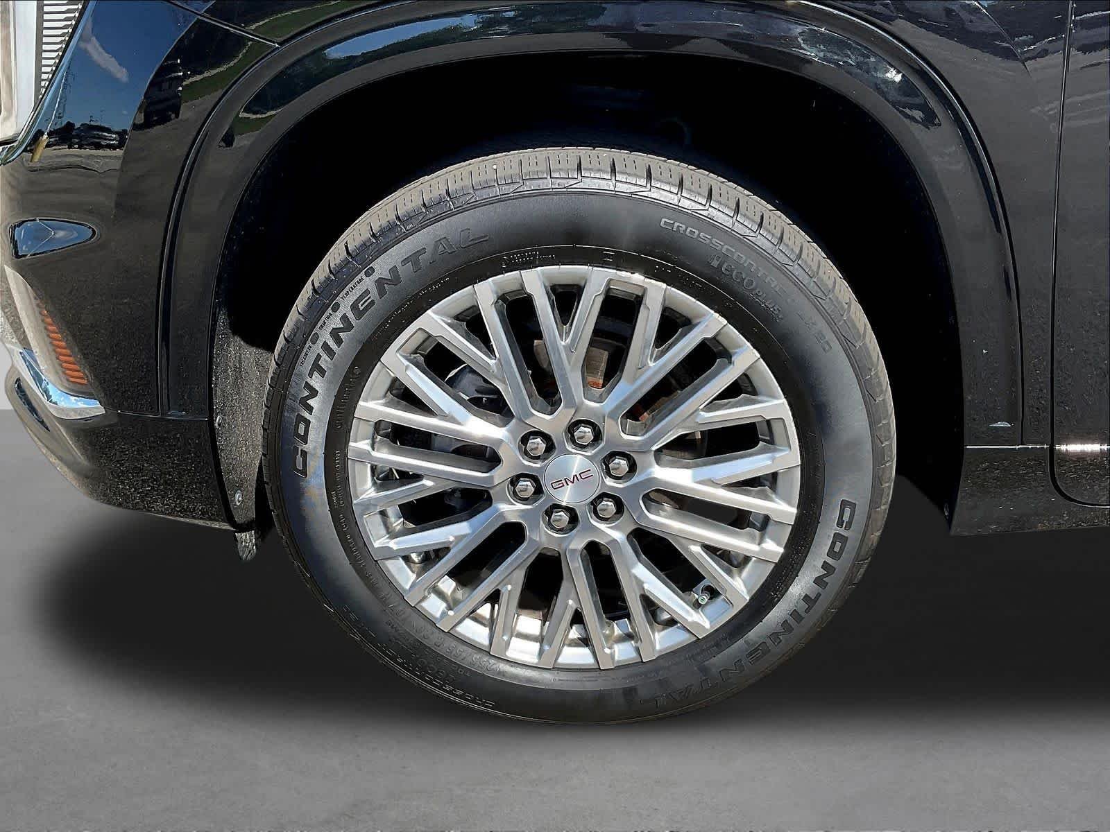 2024 GMC Acadia Denali - Photo 37