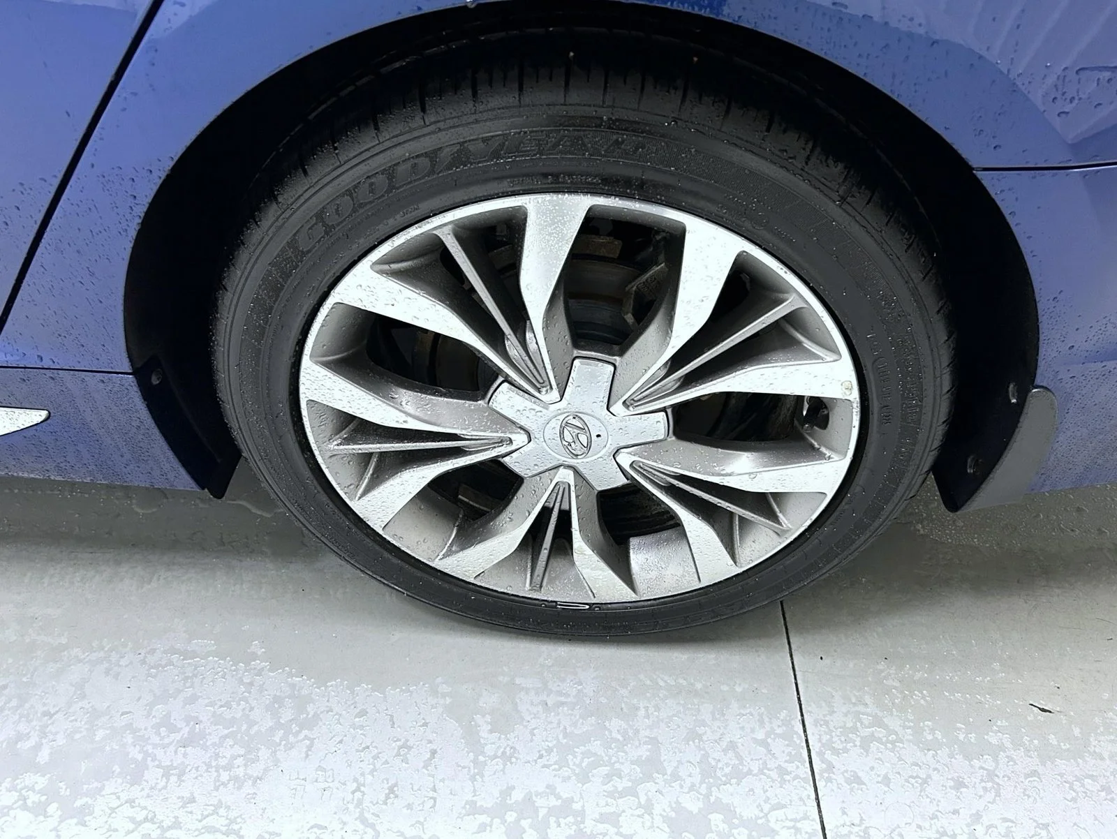 Used 2015 Blue Hyundai Limited image 22