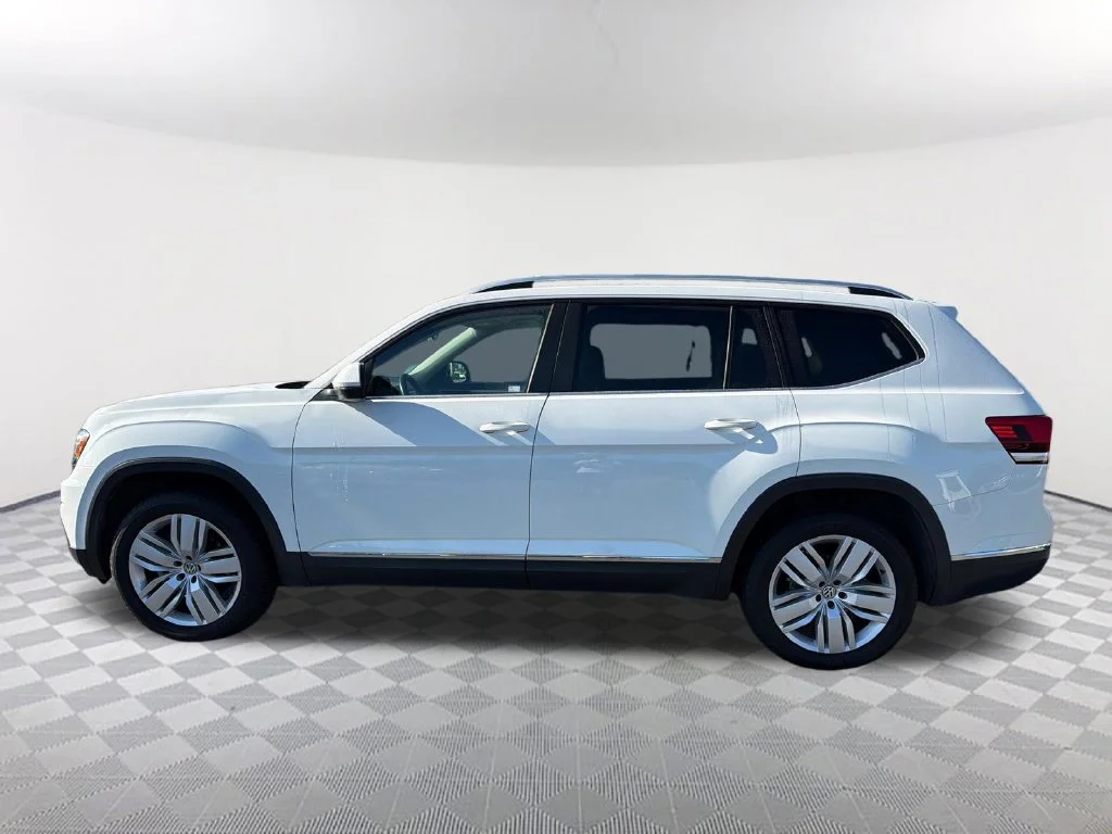 Used 2019 White Volkswagen SEL image 8