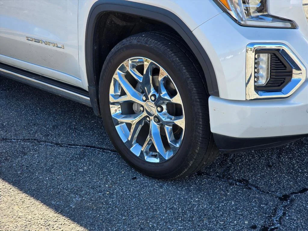 Used 2021 WHITE FROST TRICOAT GMC Denali image 17