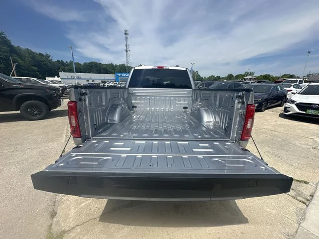 Used 2022 Silver Ford XLT image 28