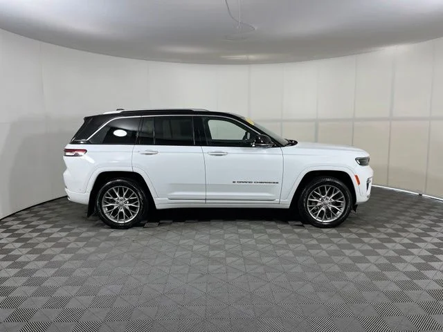 Used 2023 White Jeep Summit image 8