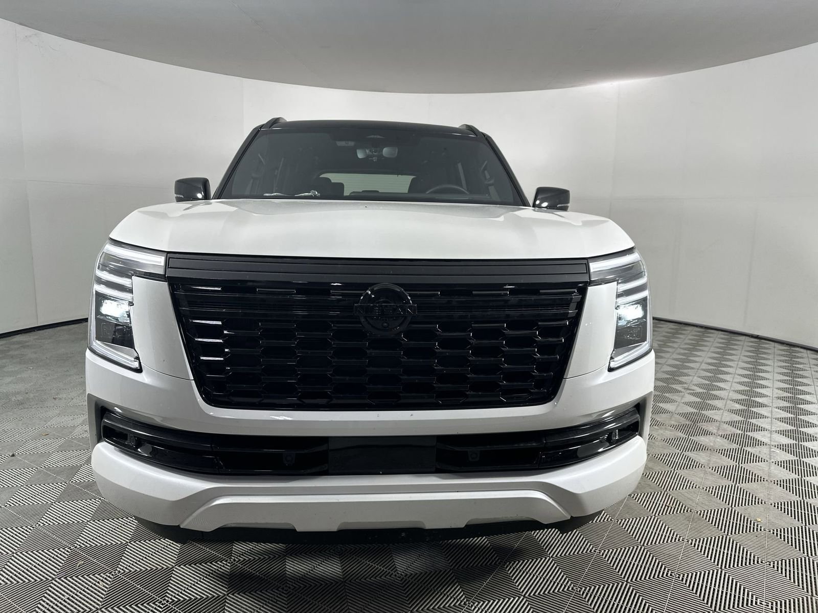 2025 Nissan Armada Platinum - Photo 3