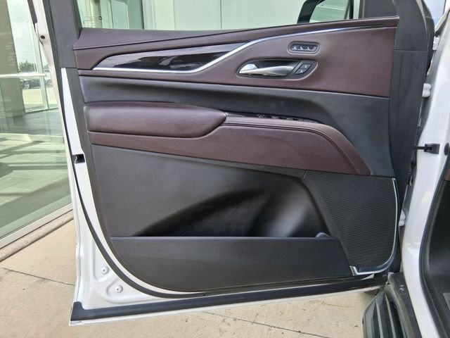 Used 2022 White Cadillac Sport Platinum image 15