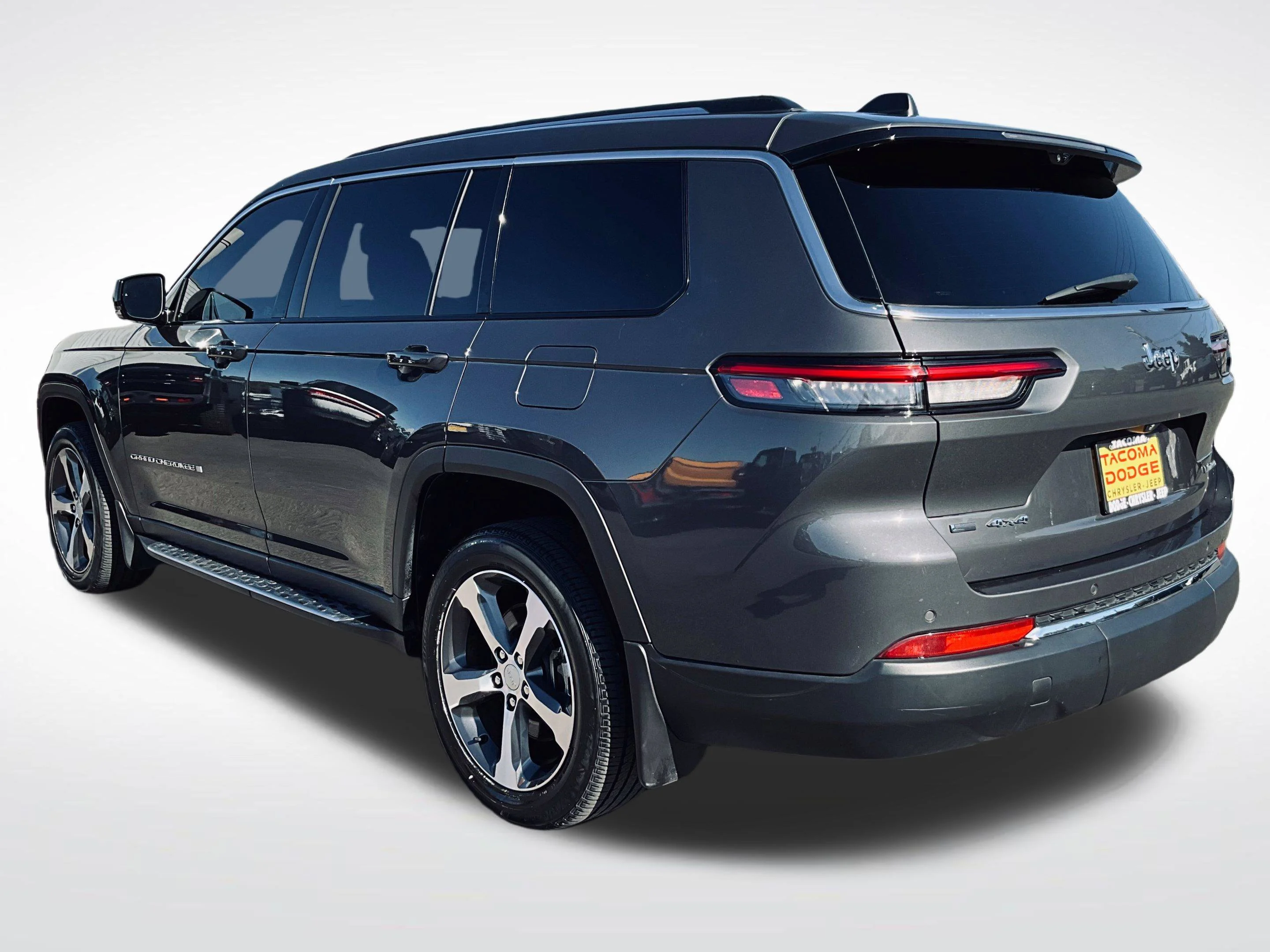 Used 2023 Gray Jeep Limited image 3