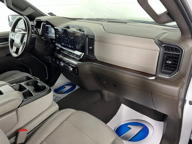Used 2024 White GMC SLE image 37