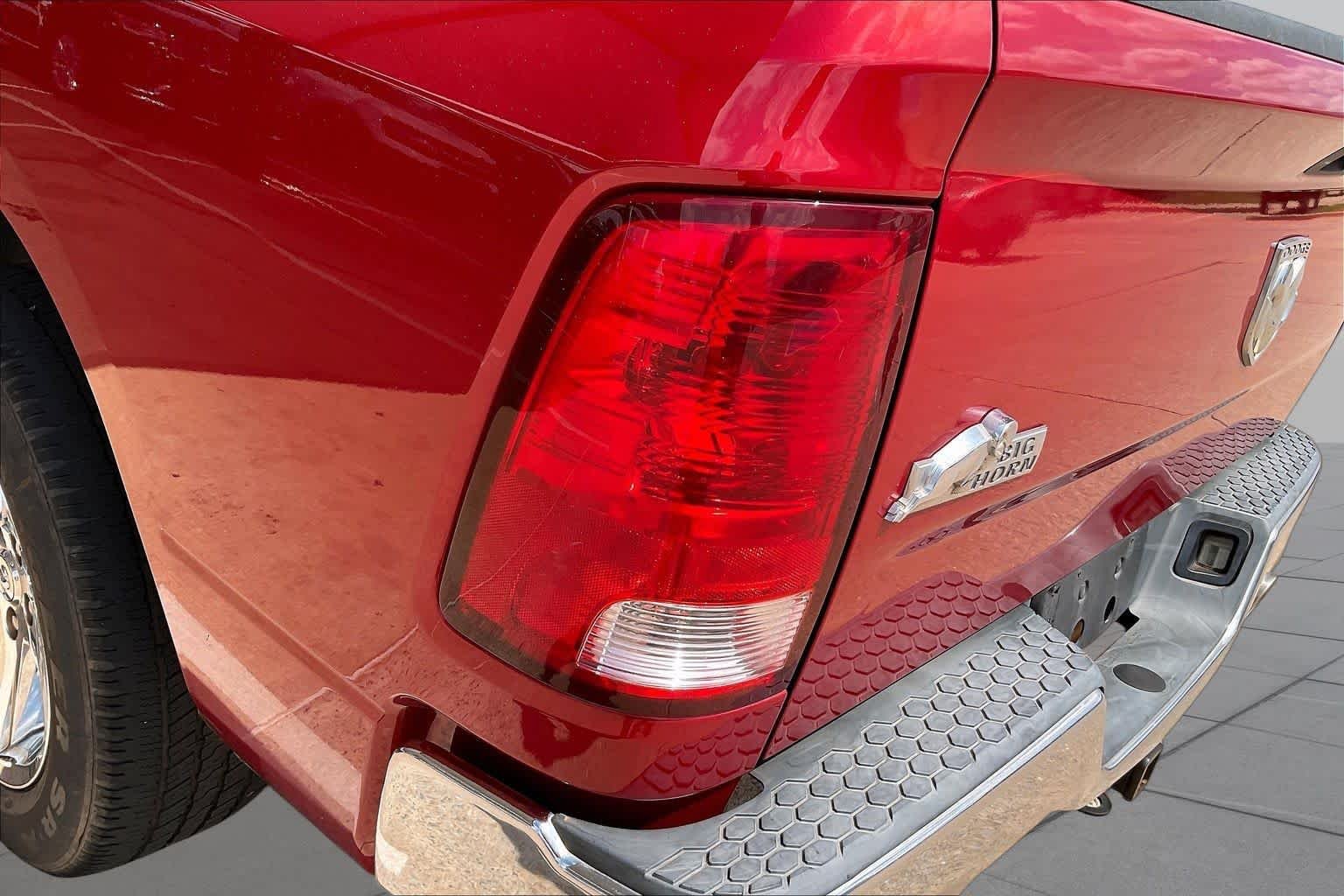 Used 2010 Inferno Red Crystal Pearl Dodge SLT image 26