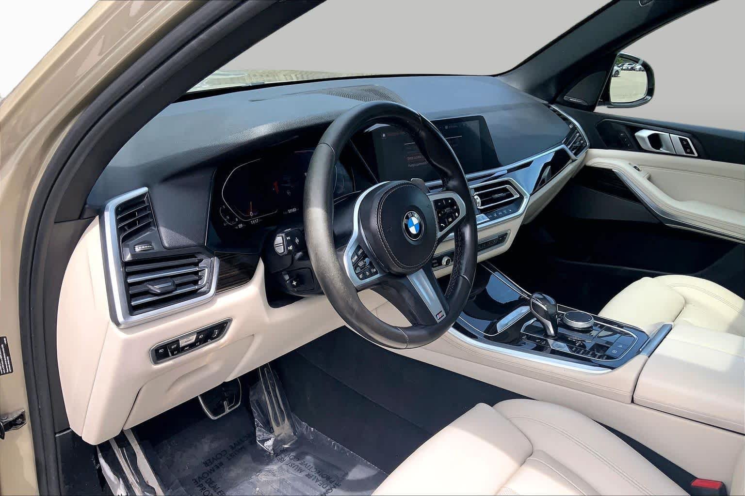 Used 2019 Sunstone Metallic BMW xDrive50i image 18