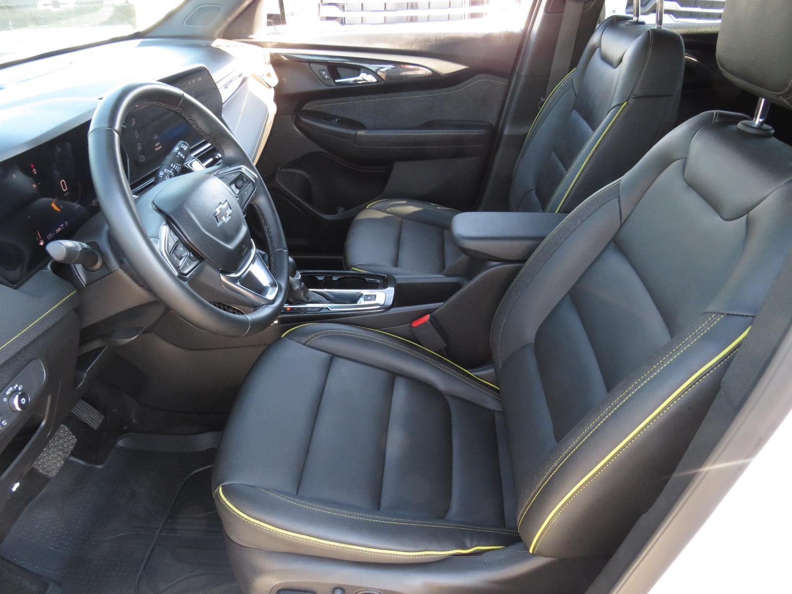 Used 2025 Pearl Chevrolet ACTIV image 21