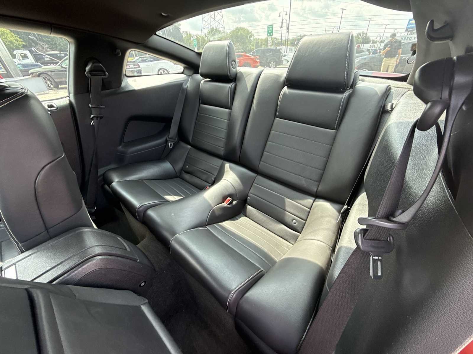 Used 2014 Black Ford GT Premium image 21
