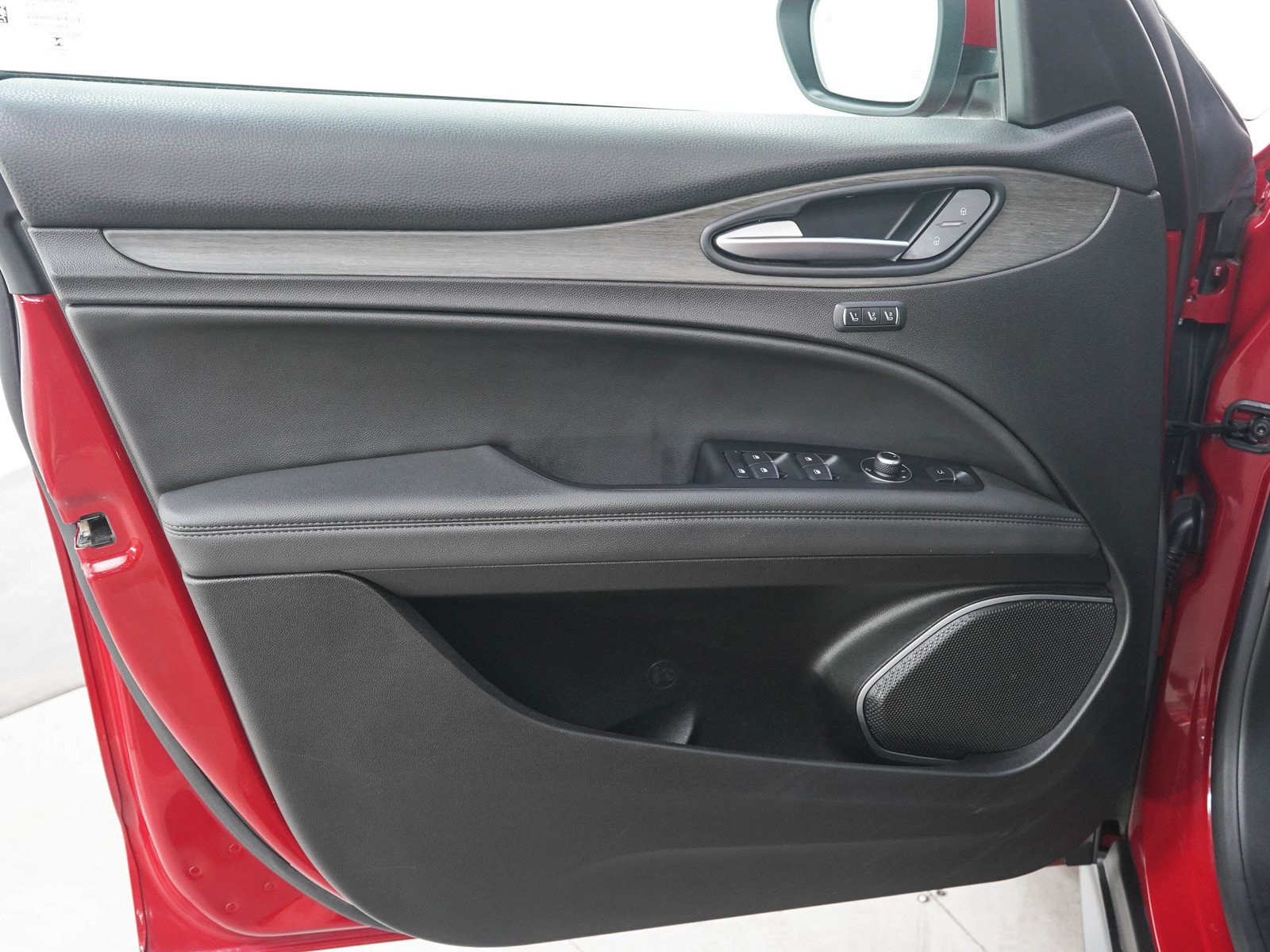 Used 2019 Alfa Rosso Alfa Romeo Ti image 20