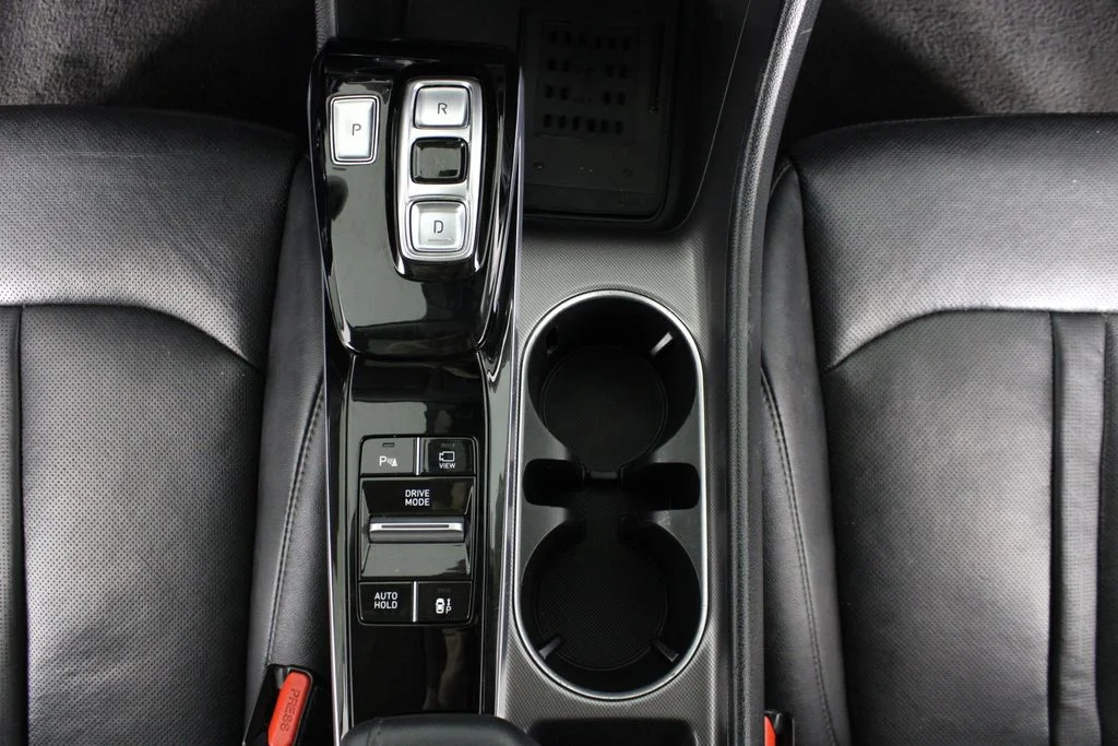 Used 2022 Phantom Black Hyundai Limited image 25