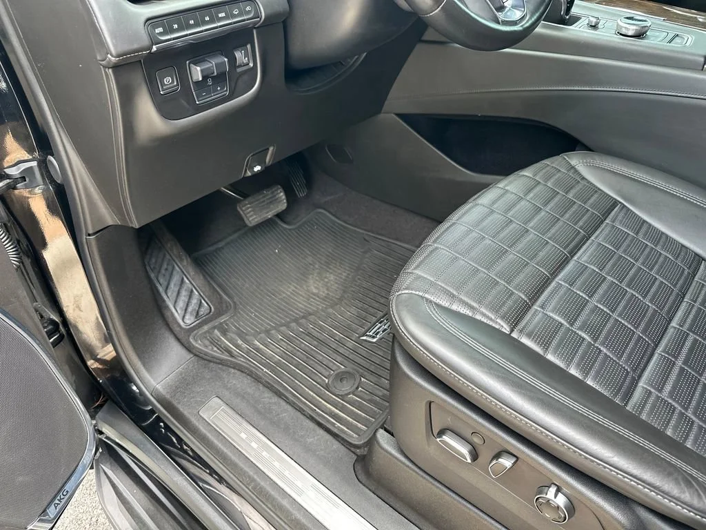 Used 2023 Black Raven Cadillac Sport Platinum image 18