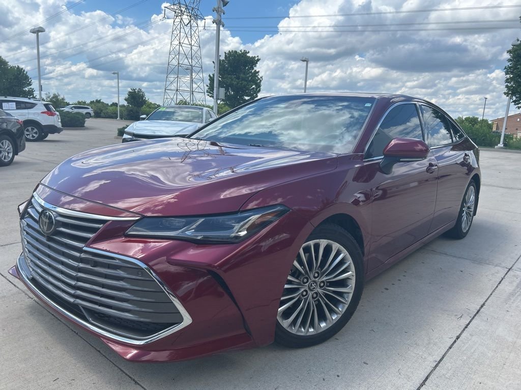 2019 Toyota Avalon Limited's photo