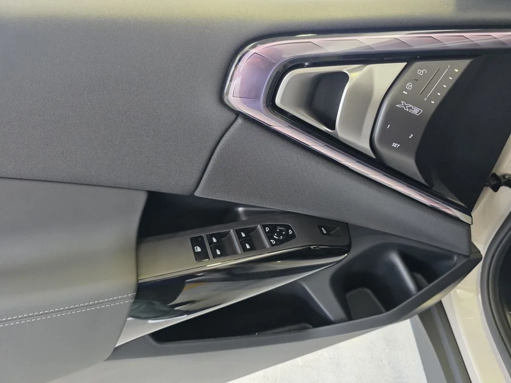 New 2026 Dune Grey Metallic BMW 30 xDrive image 17