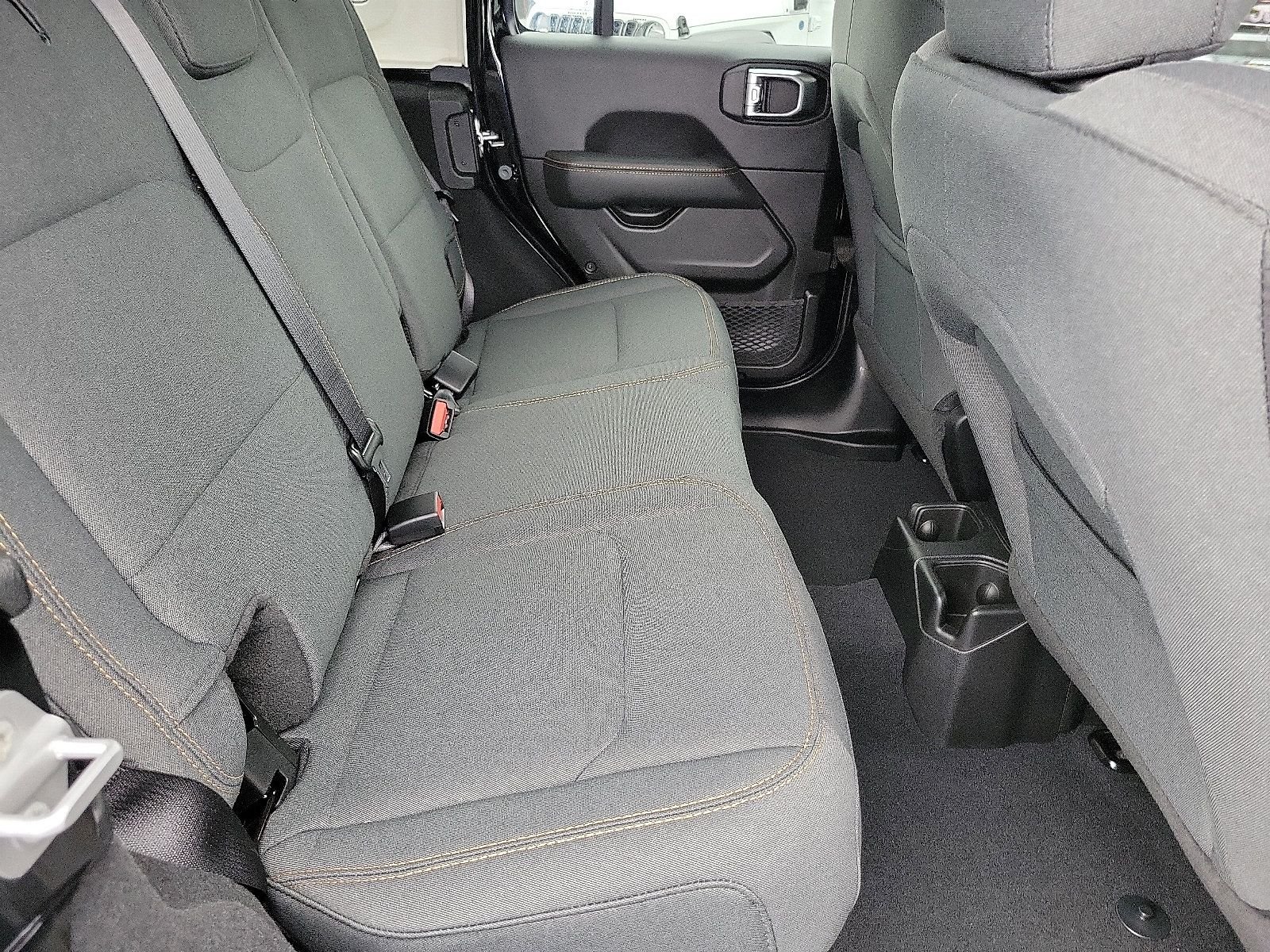 2025 Jeep Wrangler 4-Door Sahara - Photo 17