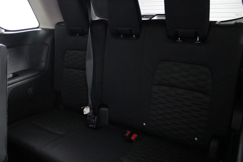 2025 Nissan Pathfinder SV - Photo 21