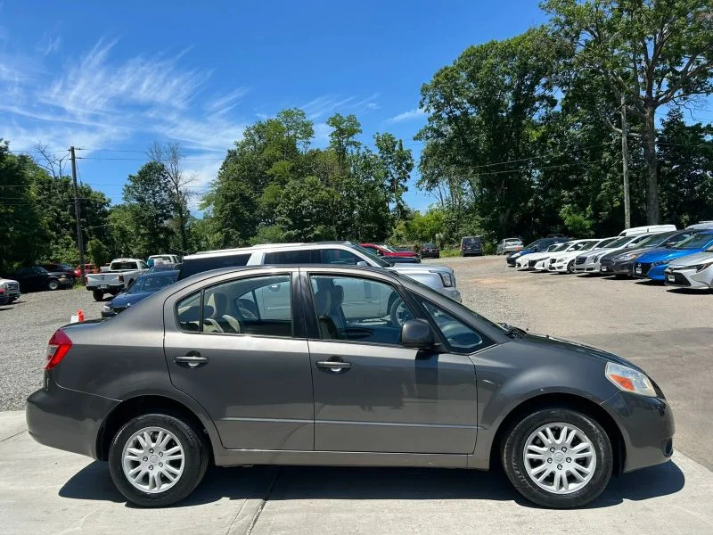 Used 2012 Gray Suzuki LE Sedan 4D image 12