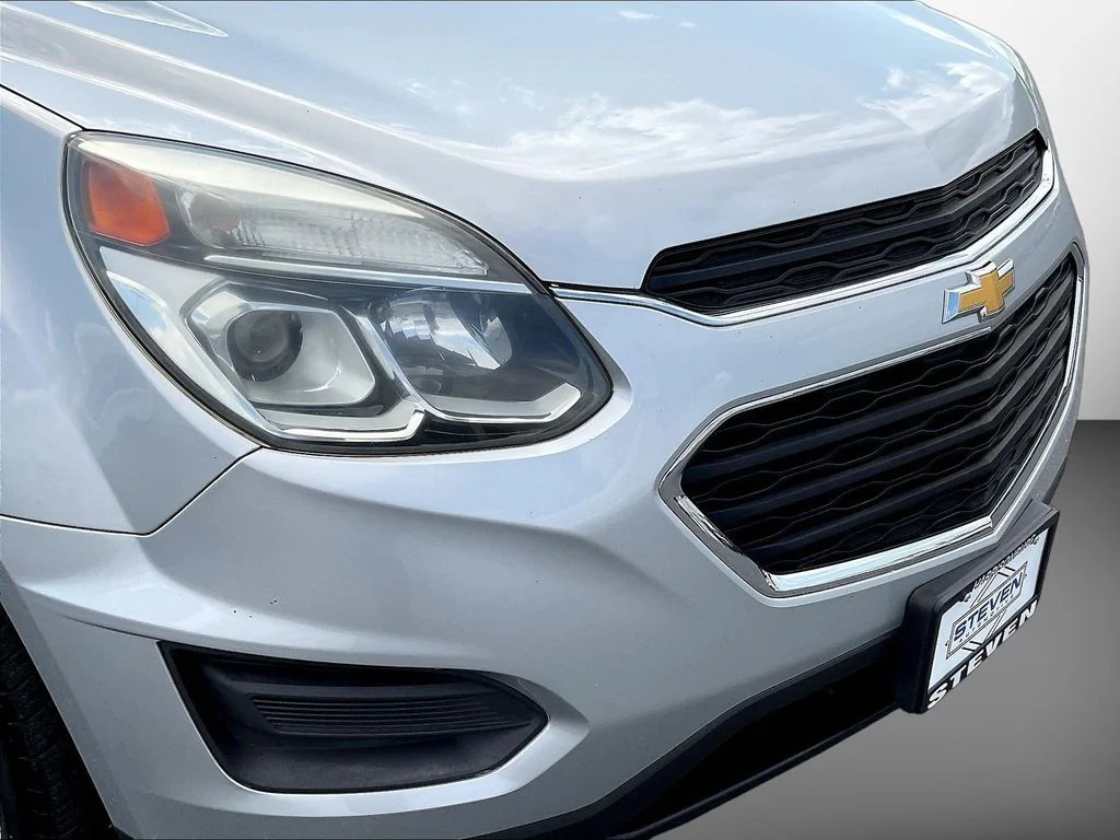 Used 2016 Silver Ice Metallic Chevrolet LS image 33