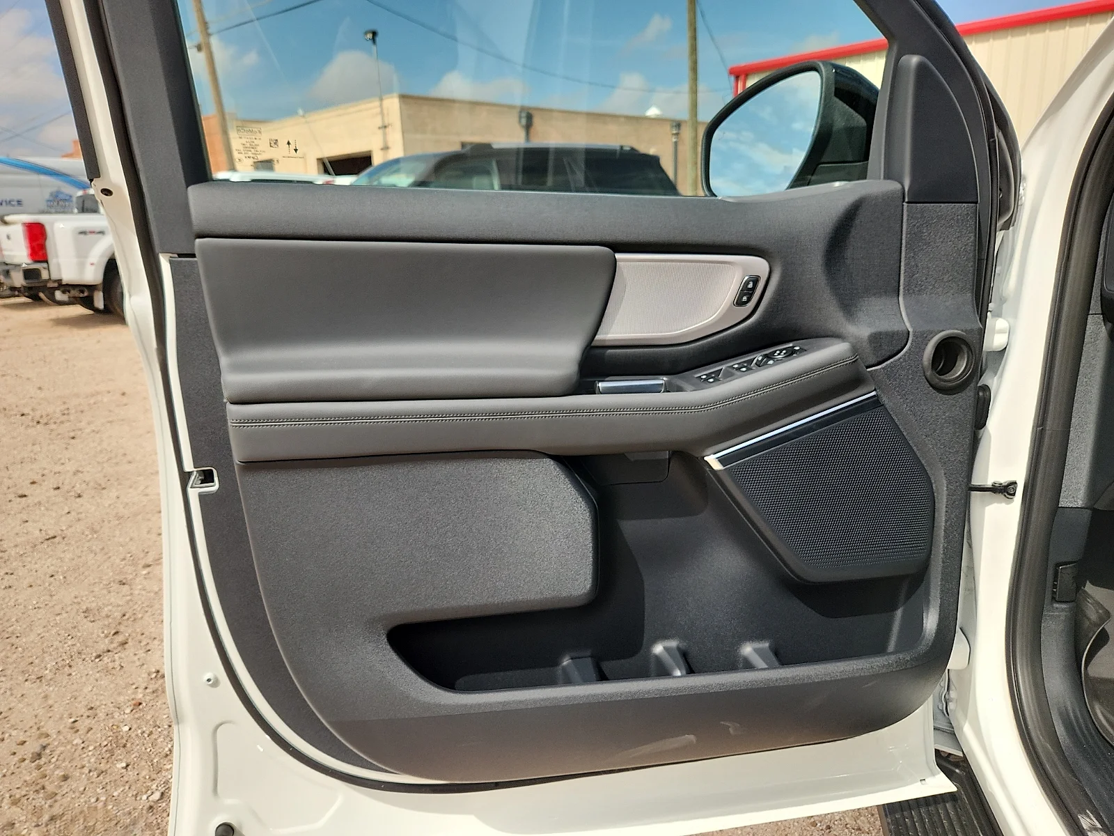 New 2027 Star White Metallic Tri-Coat Ford Active image 14