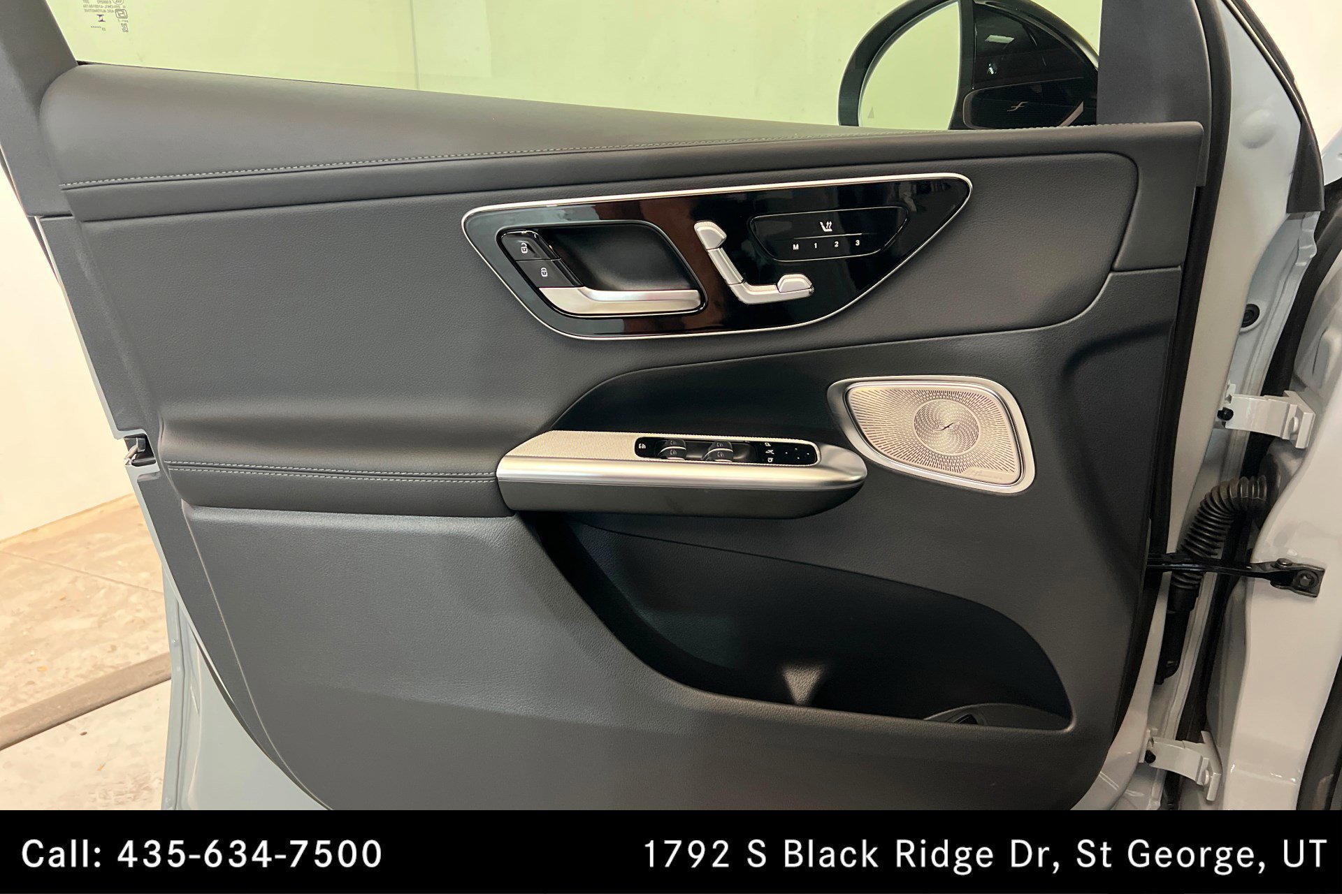 Certified Used 2026 MANUFAKTUR Alpine Grey Mercedes-Benz GLC 300 image 15