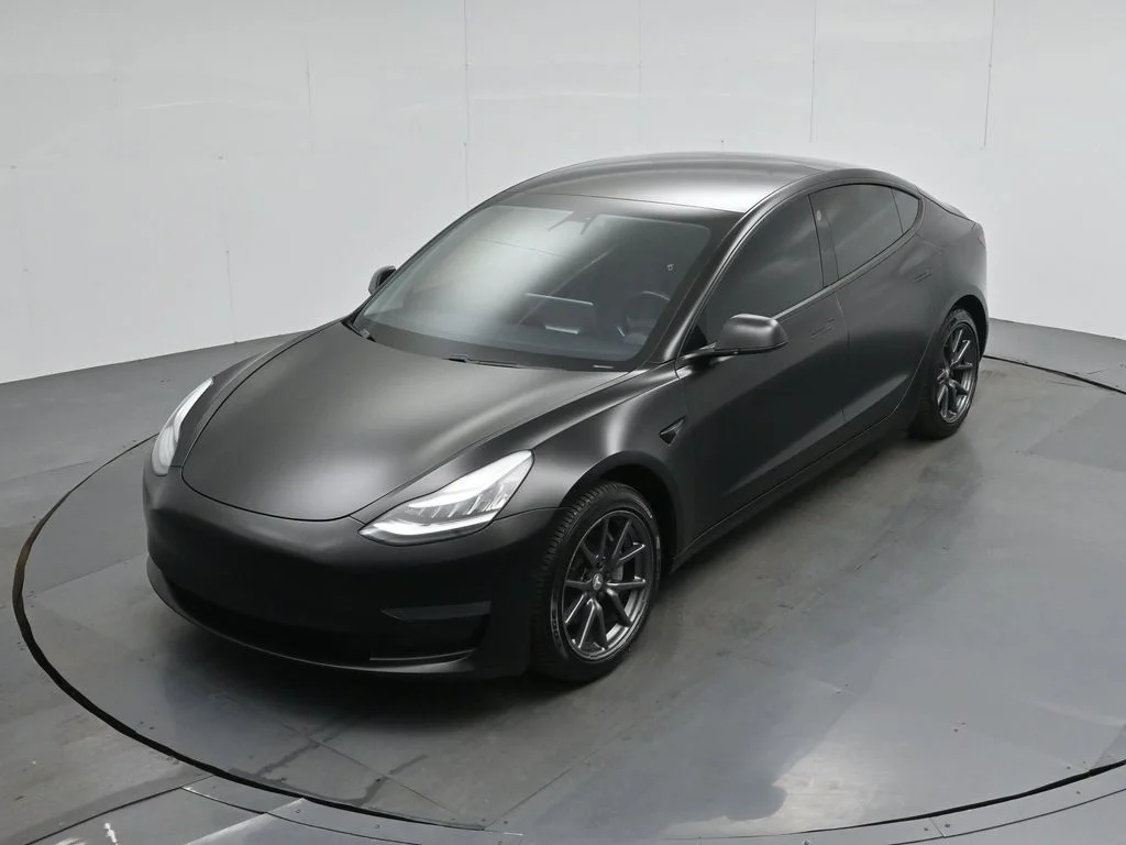 Used 2019 White Tesla Standard Range Plus image 28