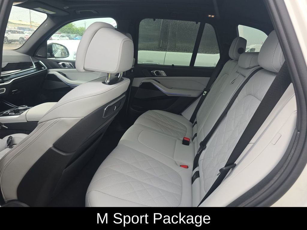 Used 2026 White BMW xDrive40i image 7