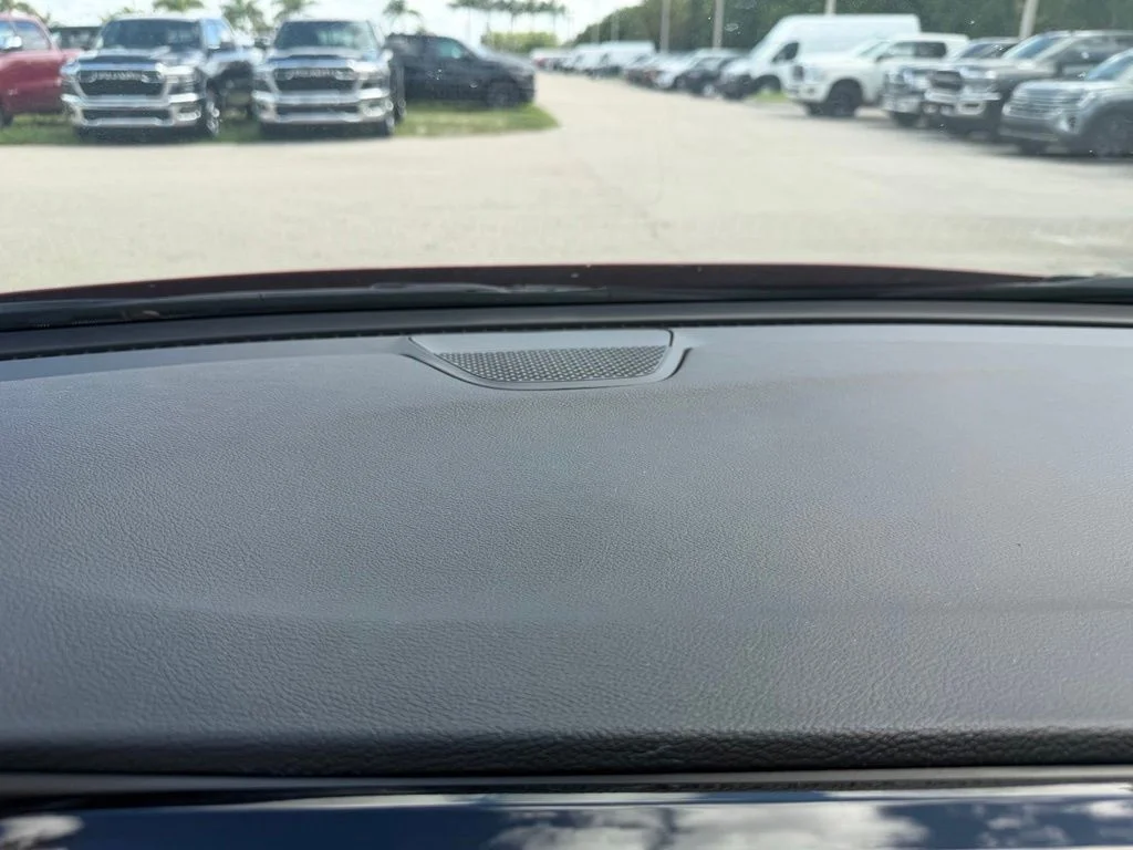 New 2027 Red Hot Pearl-Coat Exterior Paint Chrysler Pinnacle image 10